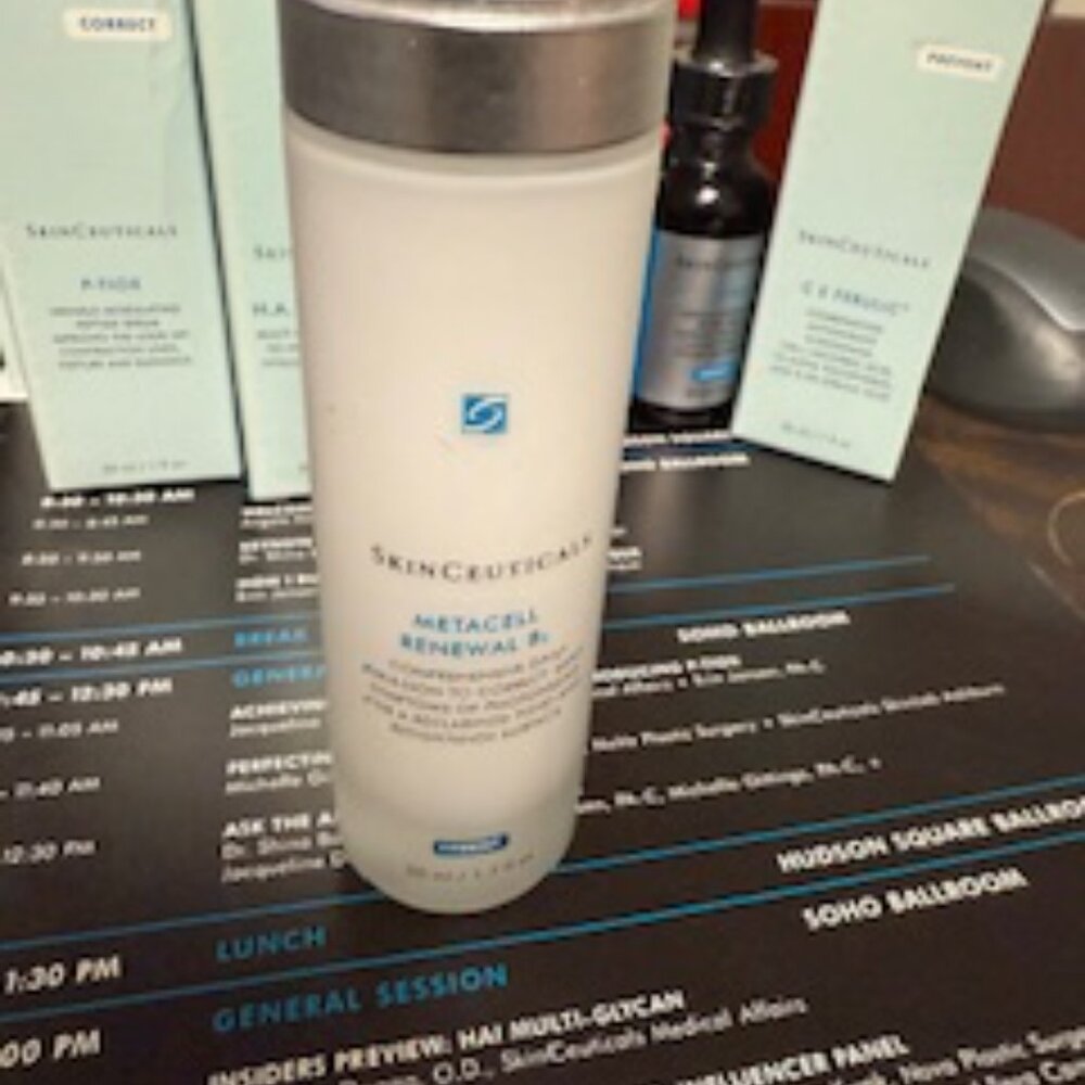 Original SKINCEUTICALS Metacell Renewal B3 (Lightweight lotion with niacinamide}